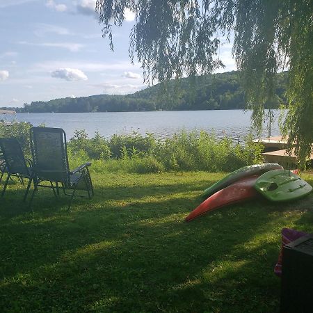 Le Nid Dore Sur Le Lac Val des Monts Exteriör bild