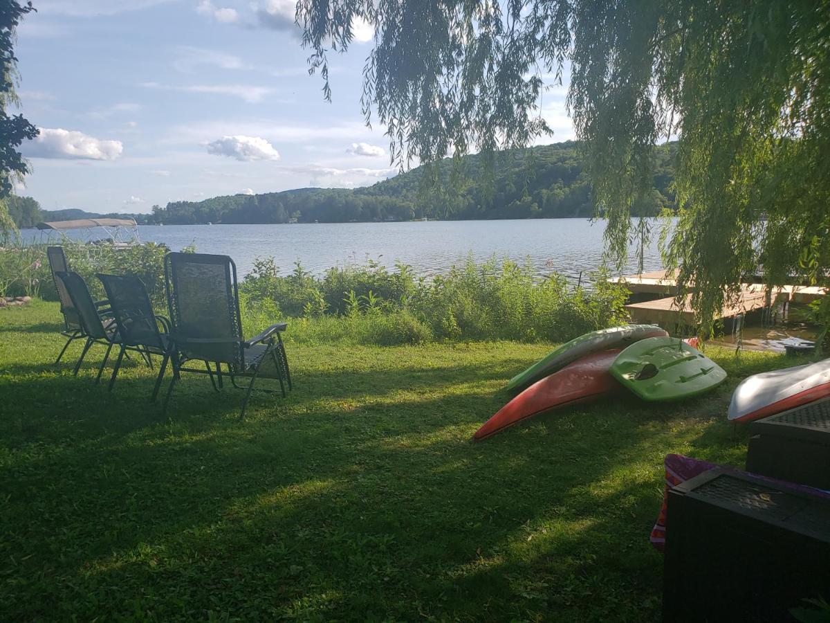 Le Nid Dore Sur Le Lac Val des Monts Exteriör bild